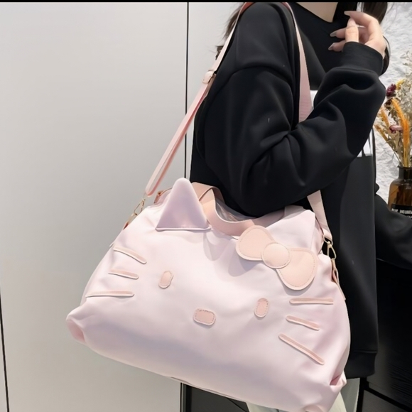 Hello Kitty Light Pink Travel Bag - Picture 3 of 4